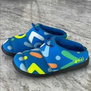 REI kids Camp Dreamer slip on, size 1